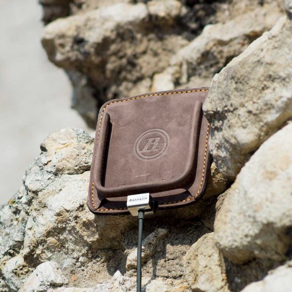 Berrolia No. 3 car holder for Android Size XL – Chocolate Brown